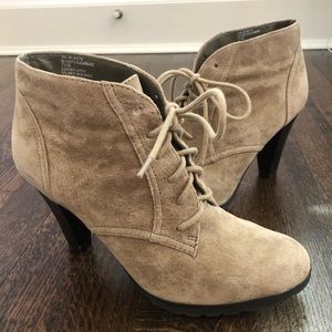 White Mountain leather lace up booties